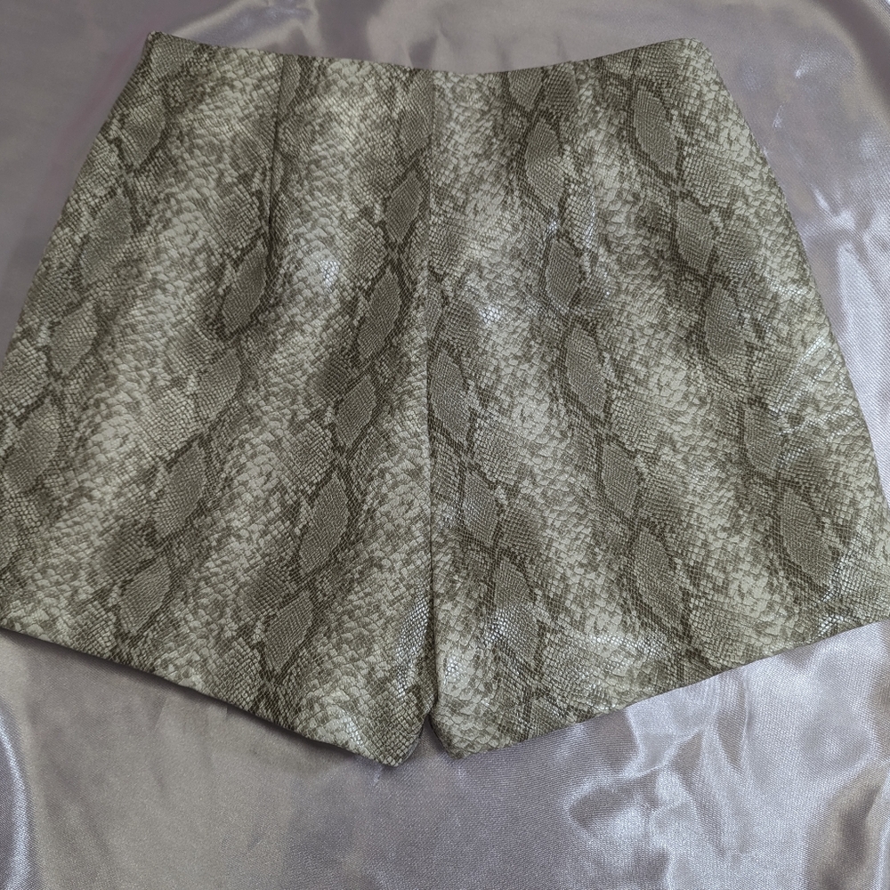 Le Lis Collection Medium Snakeskin Faux Leather Shorts